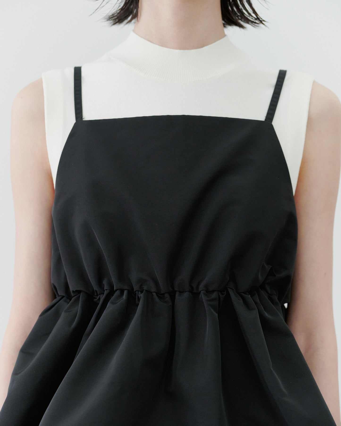 VOLUME CAMI TOPS/BLACK