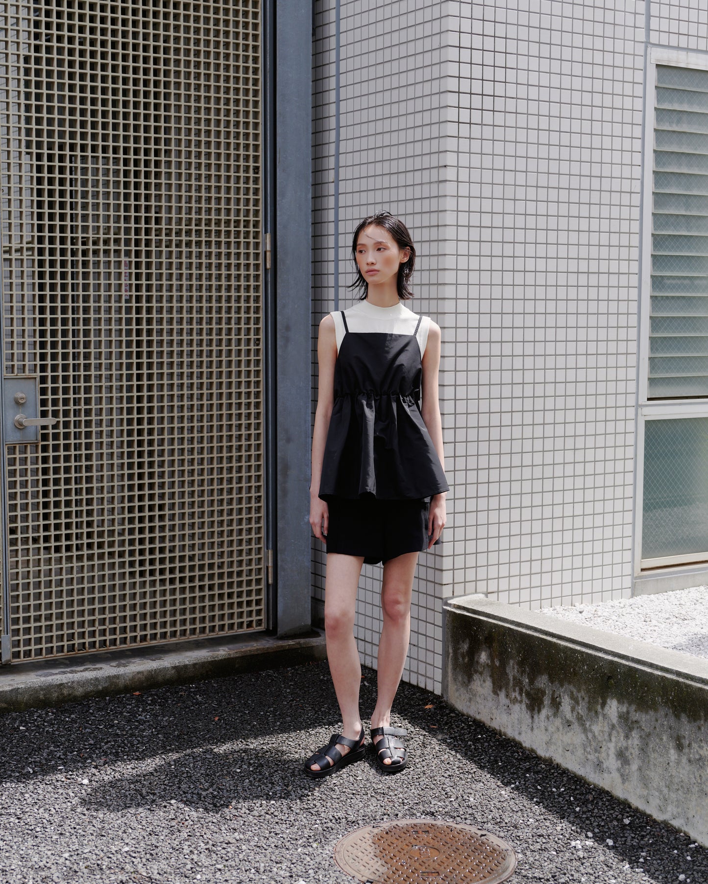 VOLUME CAMI TOPS/BLACK