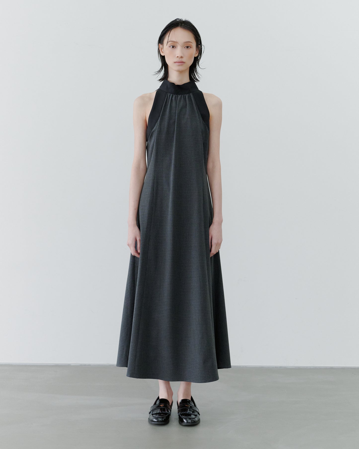 HALTER NACK CHECK DRESS/GRAY